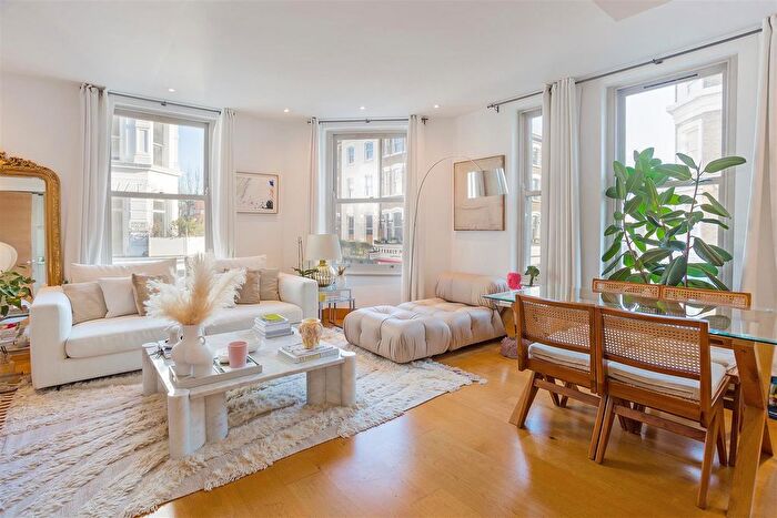 2 Bedroom Flat To Rent In Hereford Road, Notting Hill, W2
