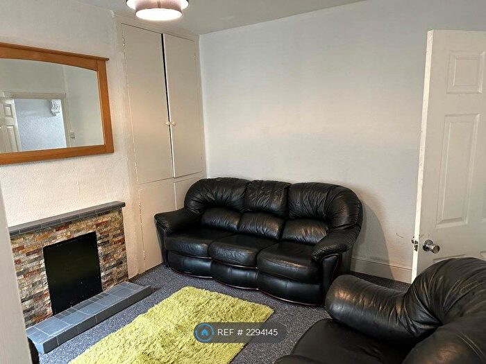 4 Bedroom Terraced House To Rent In Blenheim Road, Reading, RG1