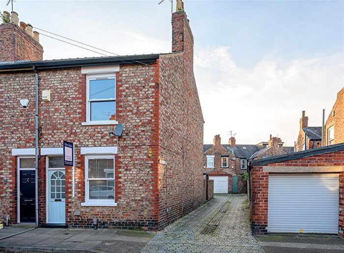 2 Bedroom End Terrace House For Sale In Finsbury Street, South Bank, York, YO23