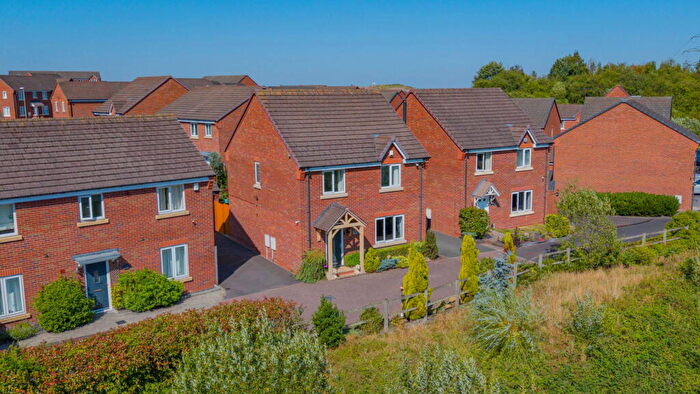 4 Bedroom Detached House For Sale In Taper Close, Kingswinford, DY6