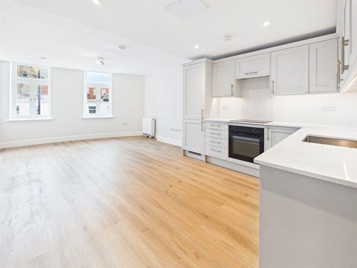 2 Bedroom Flat To Rent In Harley House, London Road, Twickenham, TW1