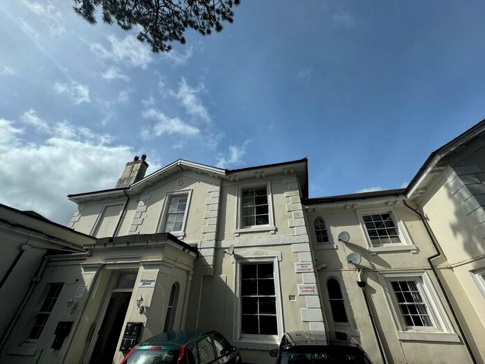 2 Bedroom Flat To Rent In Lower Warberry Road, Torquay, TQ1