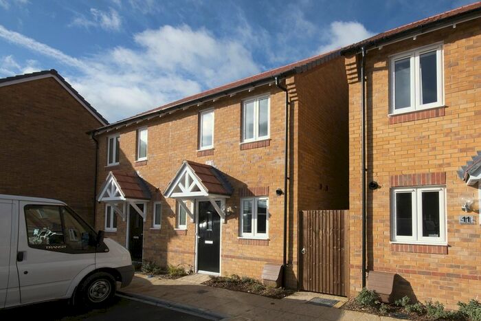 2 Bedroom Semi-Detached House To Rent In Woodpecker Way, Didcot, OX11