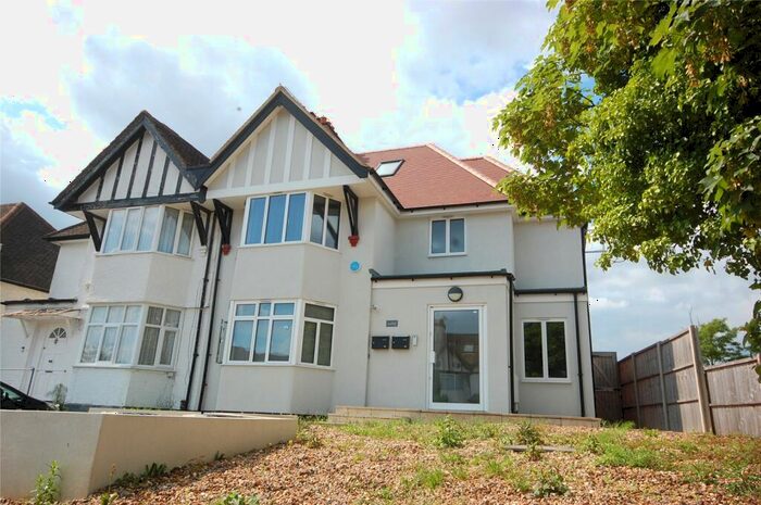 3 Bedroom Apartment To Rent In Wessex Gardens, London, NW11