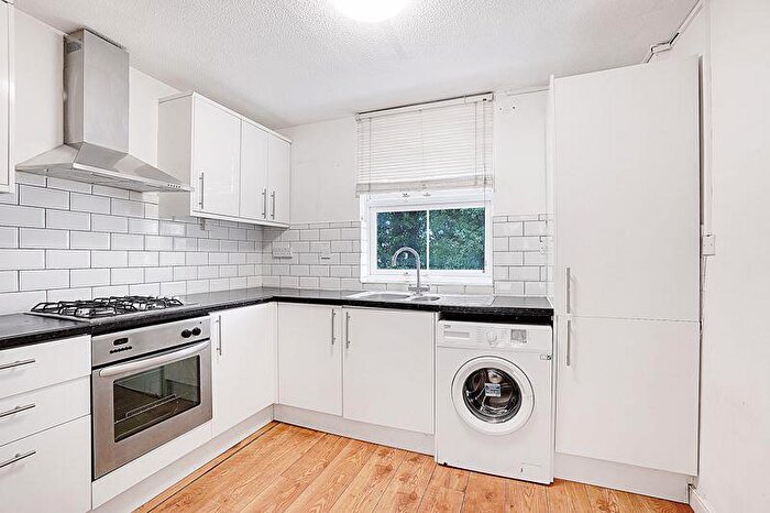 4 Bedroom Town House For Sale In Orange Terrace, Rochester, ME1