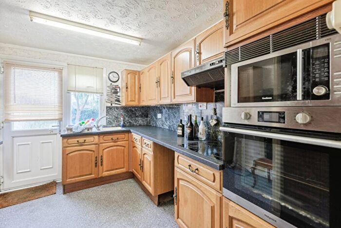 3 Bedroom Semi-Detached House For Sale In Weir Road, Plymouth, Devon, PL6