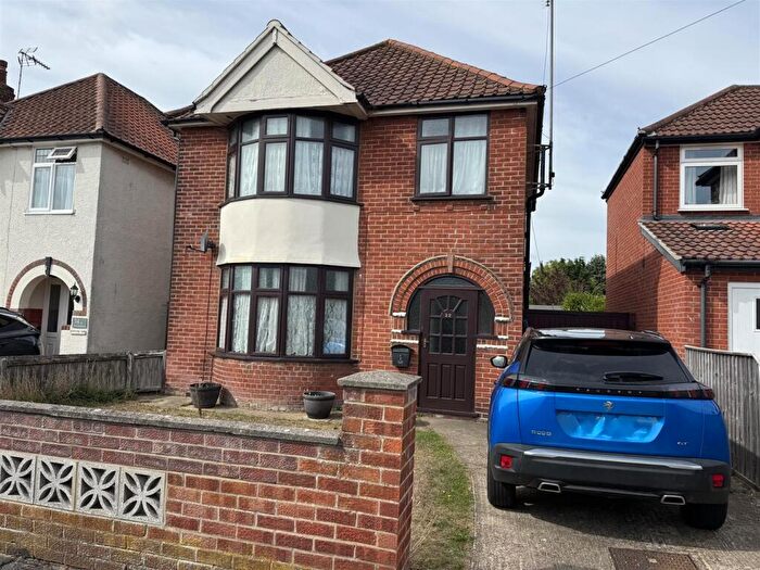 3 Bedroom Detached House For Sale In Princethorpe Road, Ipswich, IP3
