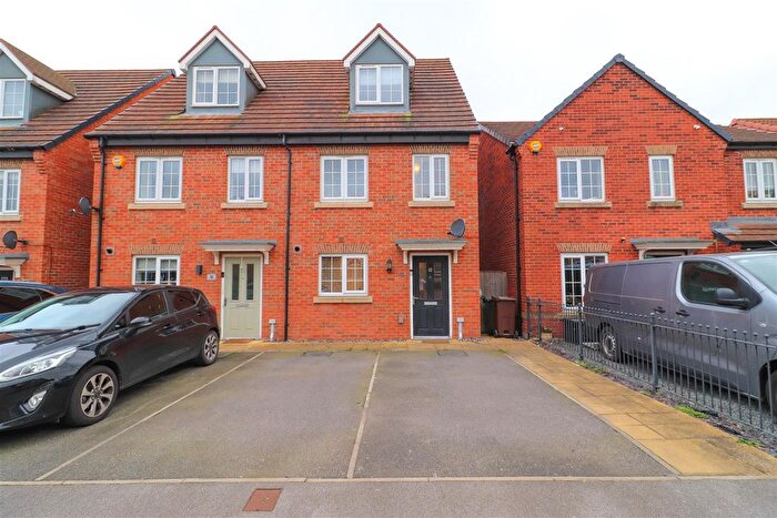 3 Bedroom Semi Detached House For Sale In Amberwood Avenue, Castleford, WF10