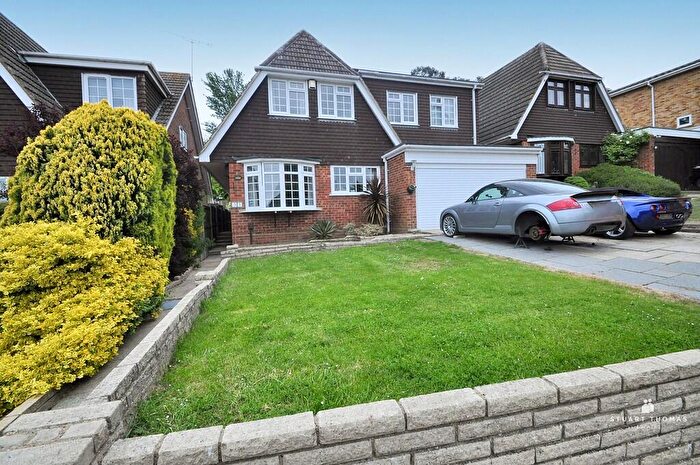 4 Bedroom Detached House For Sale In Fernlea Road, Benfleet, SS7