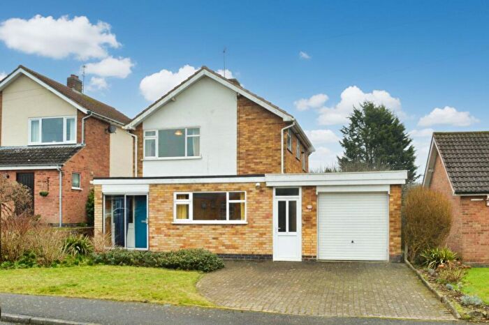 3 Bedroom Detached House For Sale In Quinton Rise, Oadby, Leicester, LE2