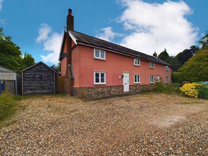 3 Bedroom Semi-Detached House For Sale In The Green, Rougham, IP30