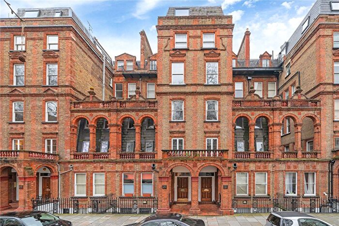 1 Bedroom Studio For Sale In - Courtfield Road, London, SW7