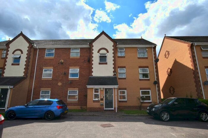 1 Bedroom Flat To Rent In Burns Avenue, Chadwell Heath, RM6