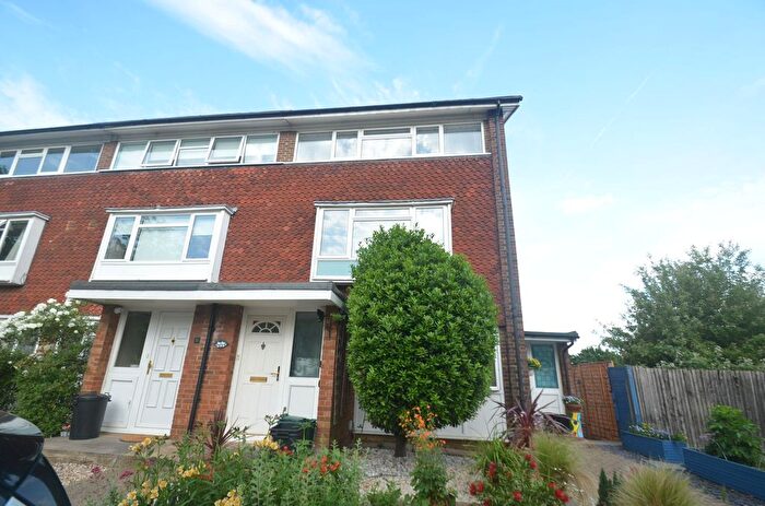 2 Bedroom Maisonette To Rent In Beckett Walk, Beckenham, BR3