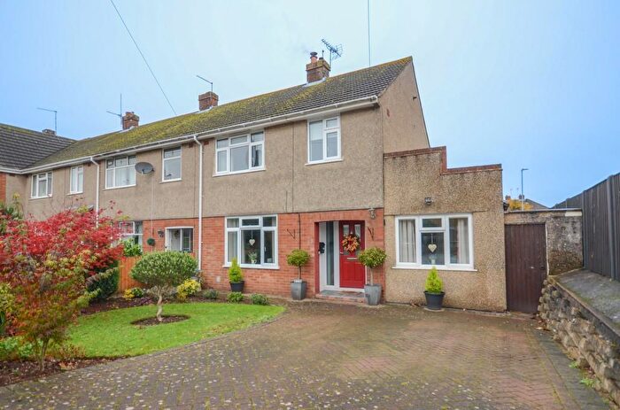 4 Bedroom End Of Terrace House For Sale In Boscombe Crescent, Downend, Bristol, BS16