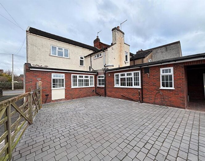 3 Bedroom End Of Terrace House To Rent In Sandon Road, Stafford, ST16