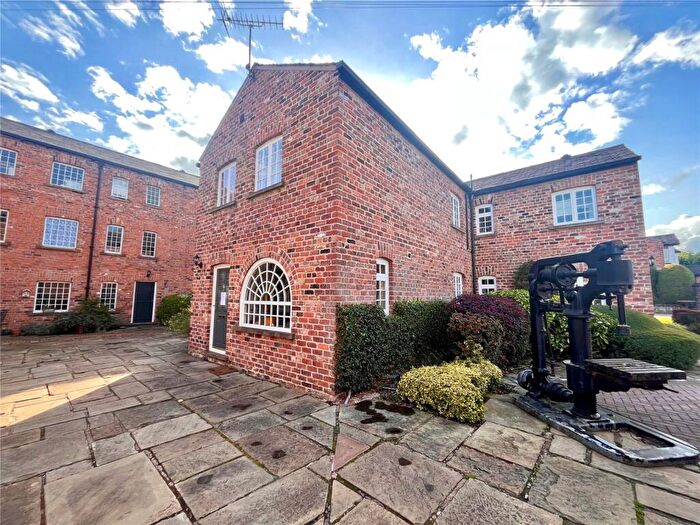 2 Bedroom Mews For Sale In Pinfold Street, Macclesfield, Cheshire, SK11