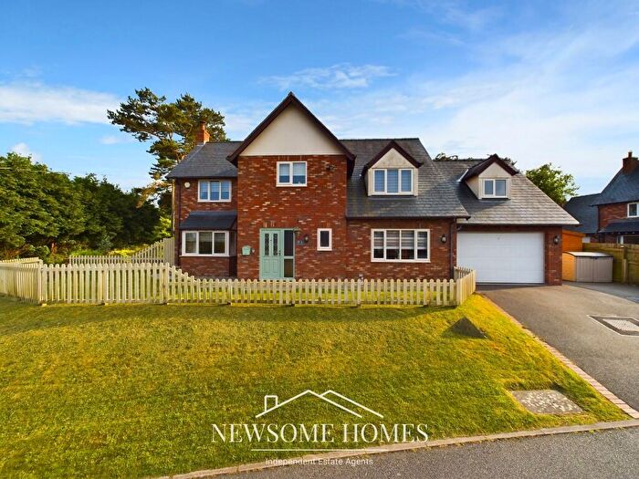 5 Bedroom Detached House For Sale In Druids Close, Gorsedd, Flintshire, CH8