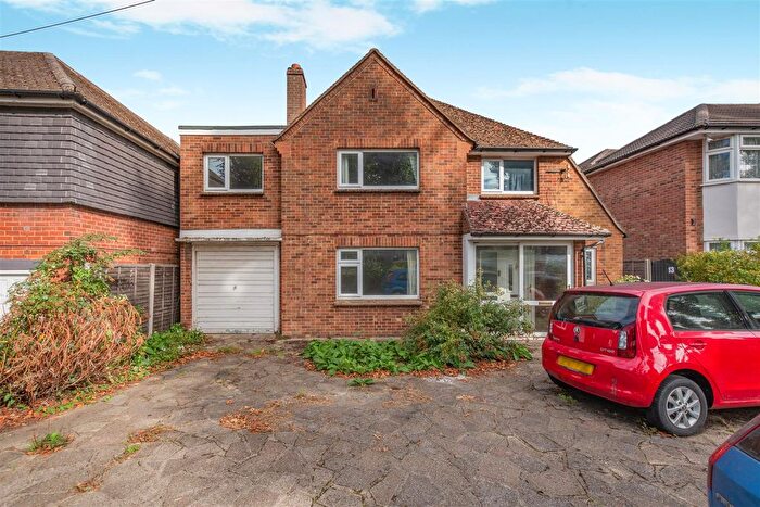 4 Bedroom Detached House For Sale In Mote Avenue, Maidstone, ME15