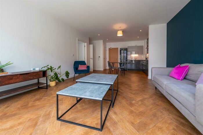 1 Bedroom Apartment To Rent In Broadside, Manchester, M4