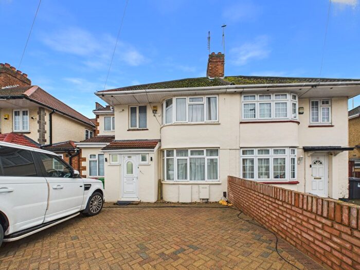 4 Bedroom Detached House To Rent In Cranbourne Road, Slough, Berkshire, SL1