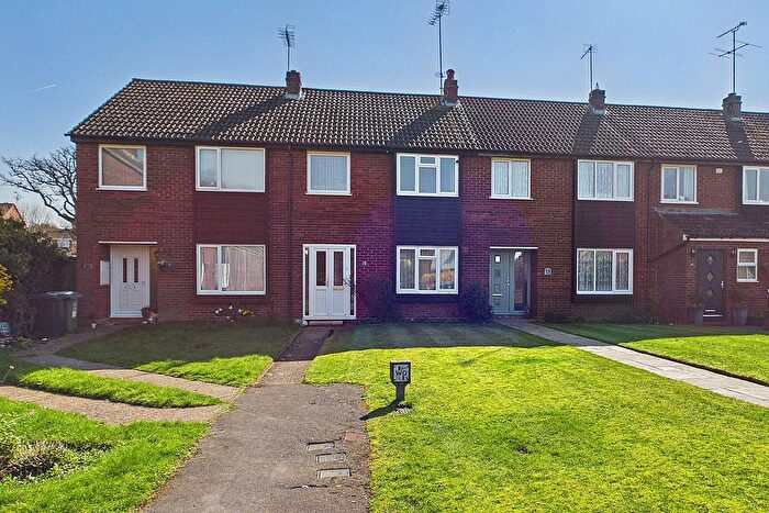 3 Bedroom Terraced House For Sale In Eastnor, Bovingdon, HP3