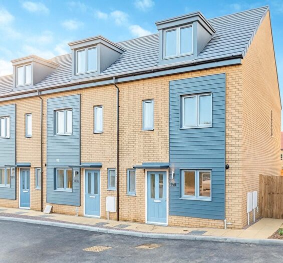 3 Bedroom House To Rent In Carnelian Avenue, Wellingborough, NN8