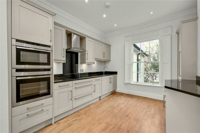 3 Bedroom Maisonette To Rent In Portsmouth Road, Esher, Surrey, KT10