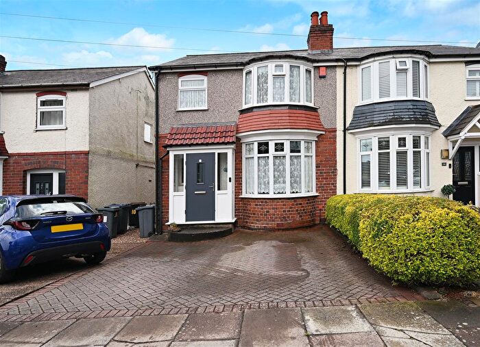 3 Bedroom Semi-Detached House For Sale In Stanley Avenue, Harborne, Birmingham, B32