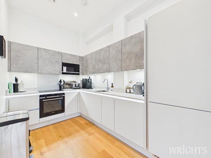 2 Bedroom Apartment For Sale In Bridge Road East, Welwyn Garden City, AL7