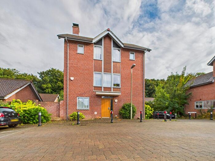 5 Bedroom Detached House To Rent In Mailing Way, Limes Park, Basingstoke, RG24