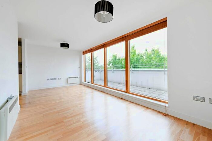 1 Bedroom Flat To Rent In James House, Appleford Road, London, W10