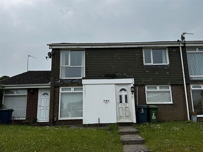 2 Bedroom Flat To Rent In Maplebeck Close, Sunderland, SR3