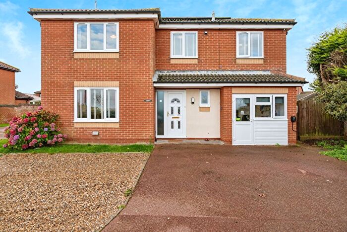 4 Bedroom Detached House For Sale In Tasman Drive, Mundesley, Norwich, NR11