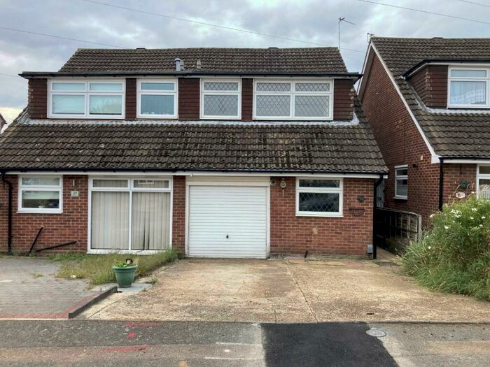 3 Bedroom End Of Terrace House To Rent In Wych Elm Close, Hornchurch, RM11
