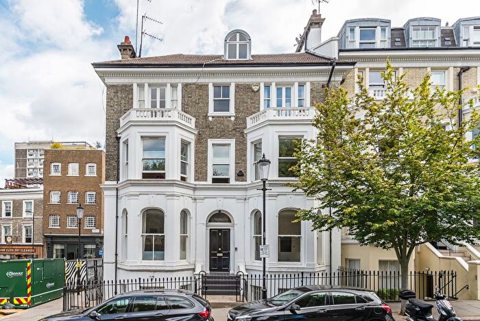 2 Bedroom Flat To Rent In Campden Hill Gardens, London, W8