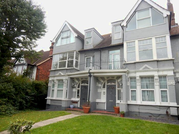 1 Bedroom Flat To Rent In South Norwood Hill, London, SE25
