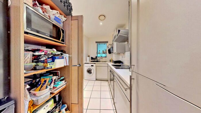 1 Bedroom Flat For Sale In Banstead Court, Westway, London, W12