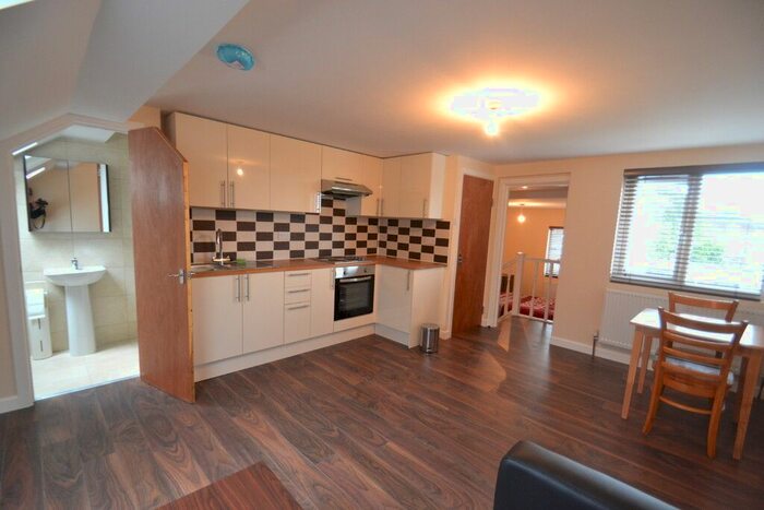 1 Bedroom Flat To Rent In Waldeck Road, London N15