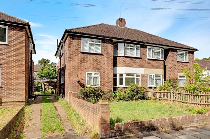 2 Bedroom Maisonette For Sale In Haysleigh Gardens, Anerly, London, SE20