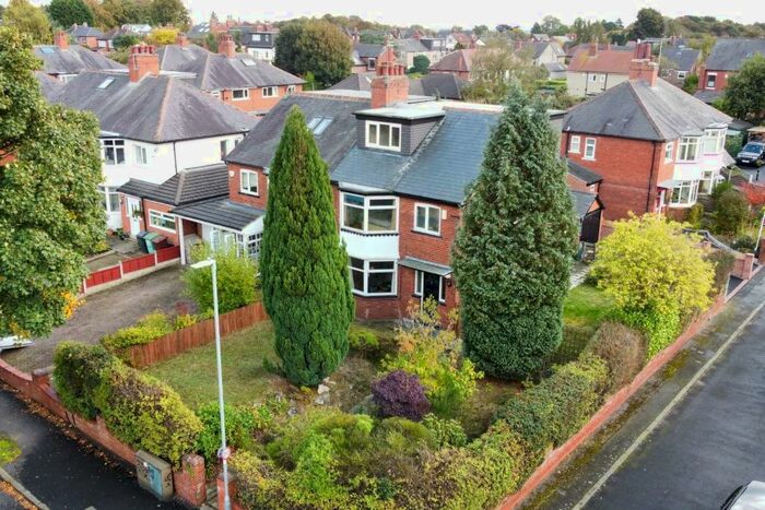 5 Bedroom Semi-Detached House To Rent In The Drive, Roundhay, Leeds, LS8