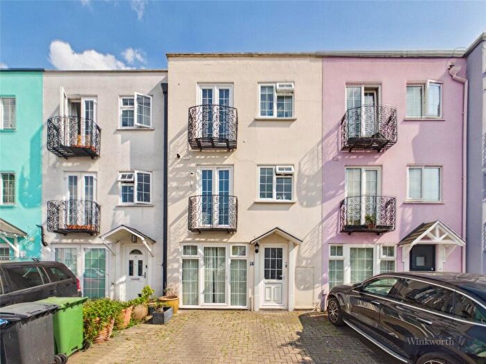 4 Bedroom Terraced House For Sale In Eaton Drive, Kingston Upon Thames, KT2
