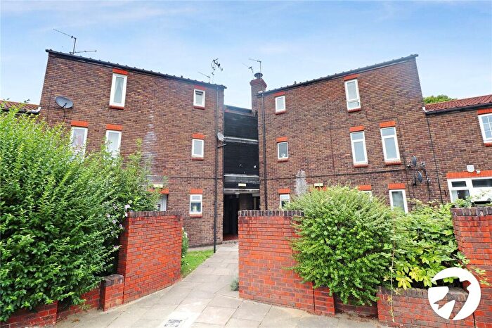 1 Bedroom Flat For Sale In Glimpsing Green, Erith, DA18