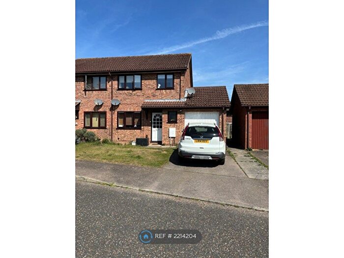 3 Bedroom Semi-Detached House To Rent In Nutwood Close, Norwich, NR8