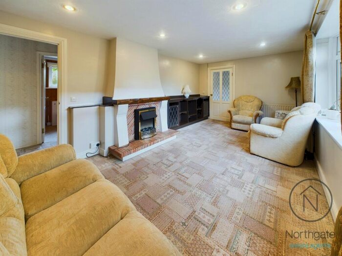 2 Bedroom Detached Bungalow For Sale In Clarence Green, Newton Aycliffe, DL5