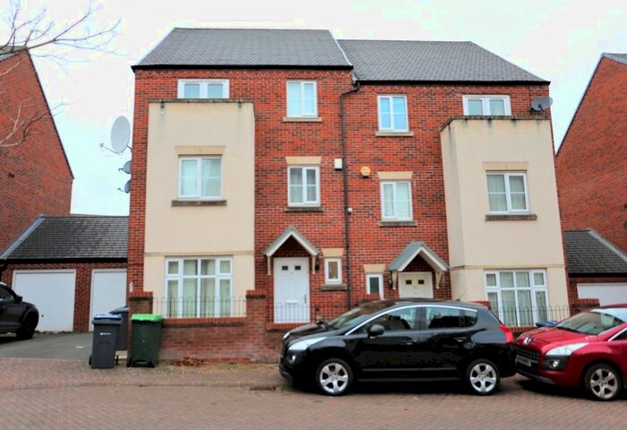 6 Bedroom Terraced House To Rent In Mead Avenue, Birmingham B16