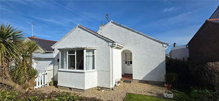 3 Bedroom Bungalow For Sale In Plashyfryd Crescent, Holyhead, Isle Of Anglesey, LL65