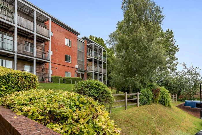 2 Bedroom Flat To Rent In Peninsula Road, Winchester, SO22