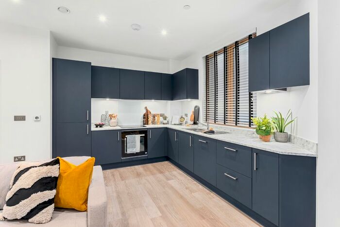 3 Bedroom Flat To Rent In Fielders Crescent, Barking, IG11