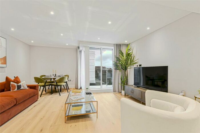 2 Bedroom Apartment To Rent In Baker Street, Marylebone, London, NW1